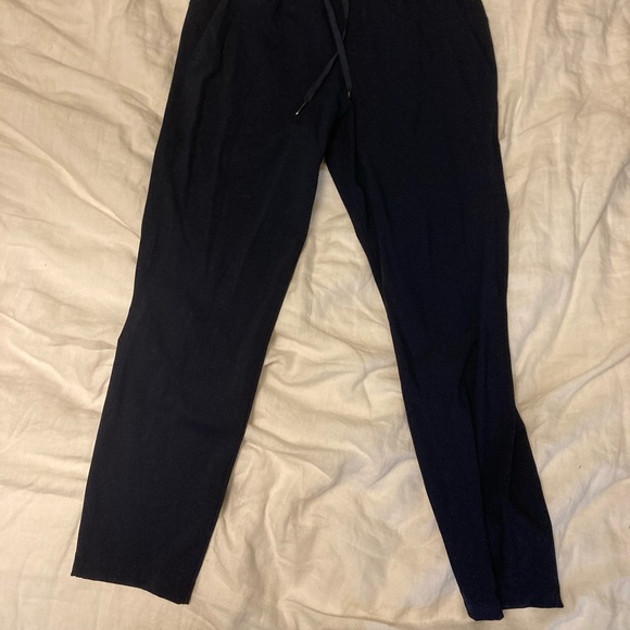 Lululemon On The Fly 7/8 pants - Picture 3 of 5